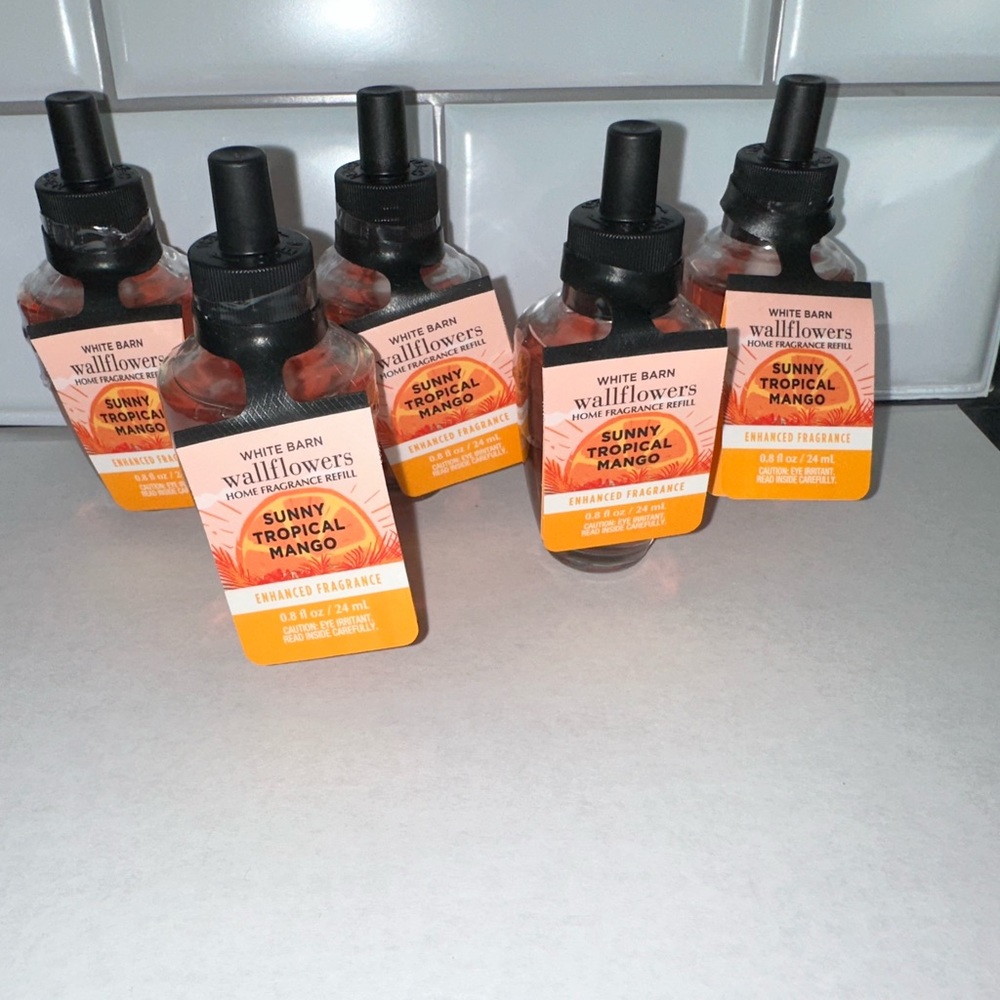 4 Sunny Tropical Mango Wallflower Refills - Picture 2 of 3